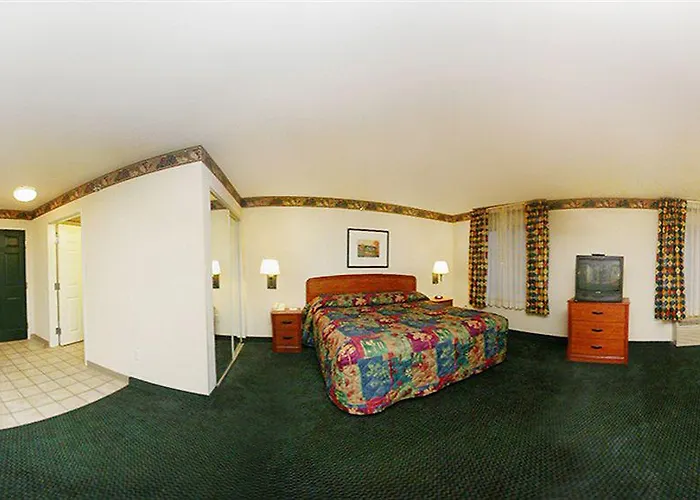 Mainstay - I-94 Medical Center Hotel 4*